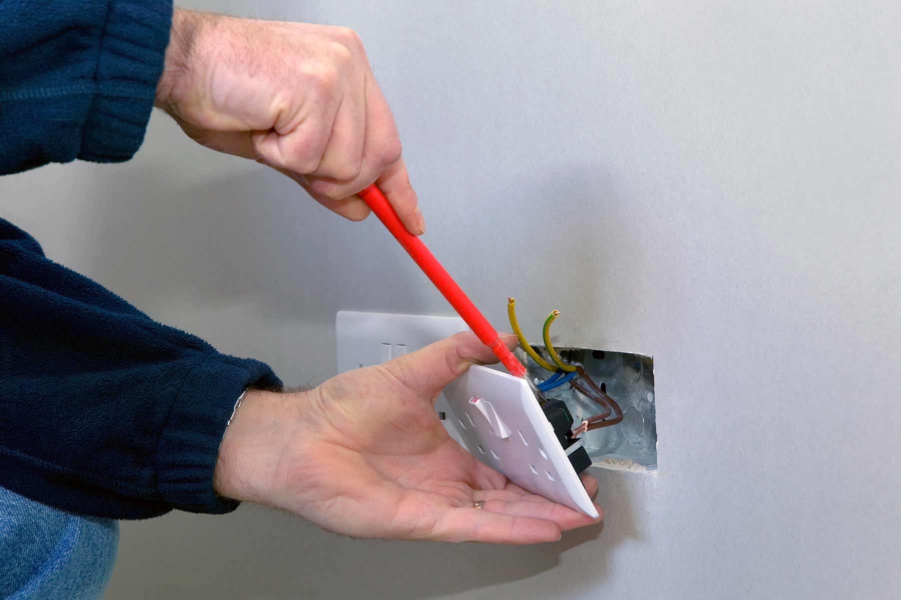 Our electricians can install plug sockets for domestic and commercial proeprties in Epping Forest and the local area. 